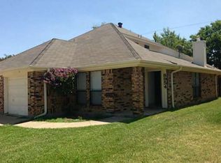 8954 Bradley Dr, North Richland Hills, TX 76182