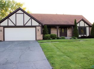 2108 Old Hickory Ln, Holland, OH 43528