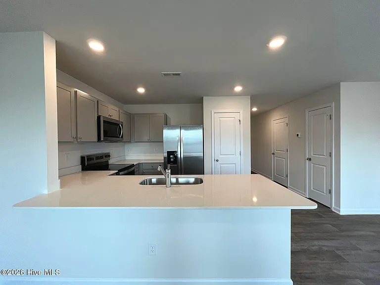 201 Maddox Dr — Photo 9