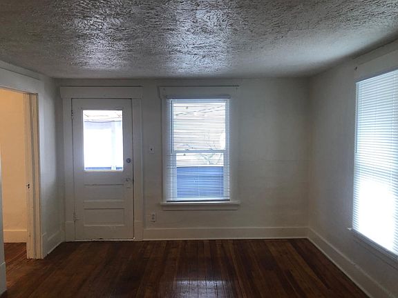 2nd image of 901 Emerson Ave #2