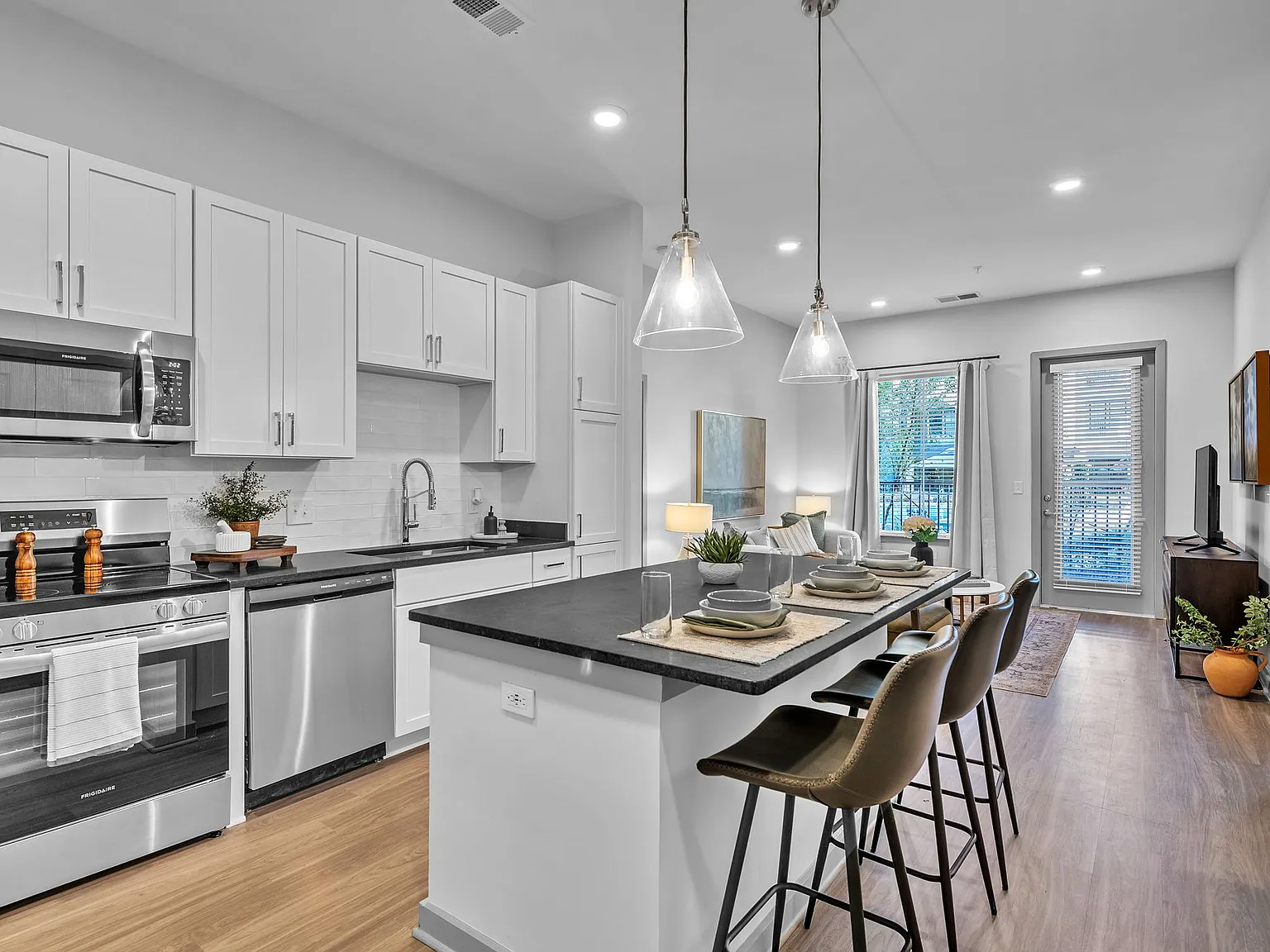 District 757 Apartments — Photo 1