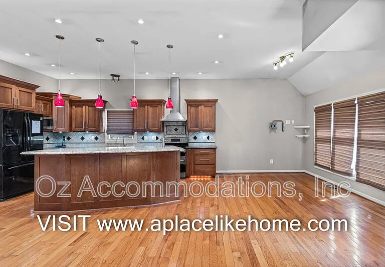 1140 SW Huntington Dr — Photo 5