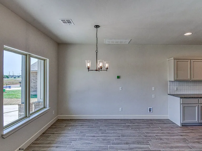 8101 Solare Pl — Photo 8
