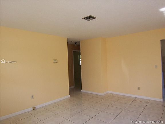 3rd image of 2709 SW 46th St #1