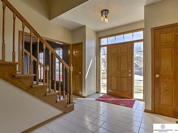 3rd image of 5004 N 140th St