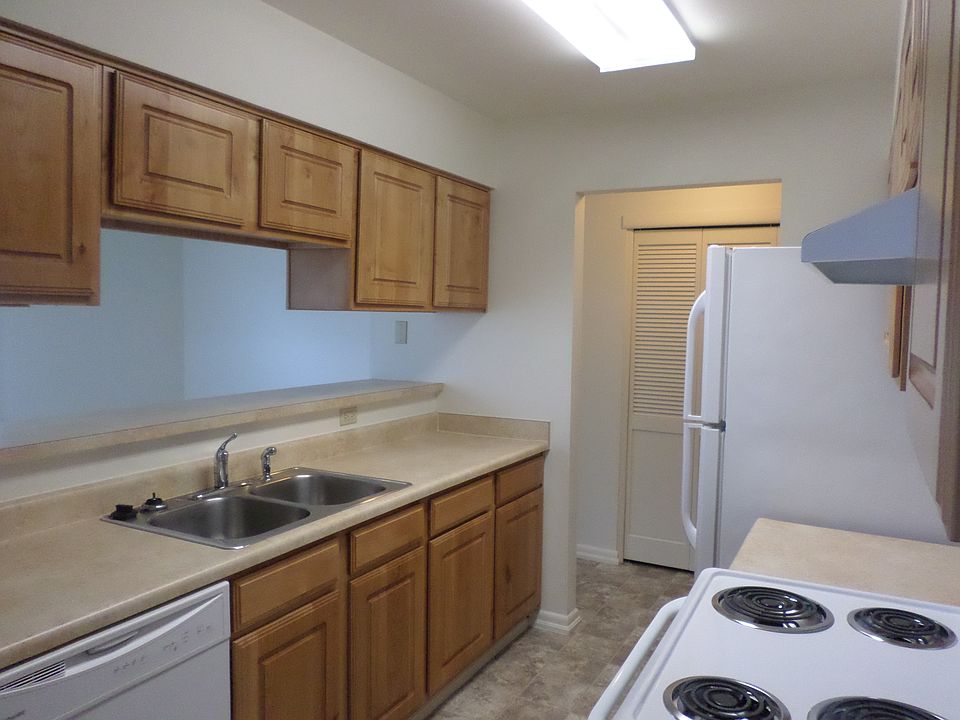2nd image of 130 Michigan Cir