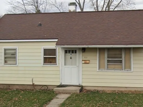 713 Jean Ellen Dr, Beloit, WI 53511