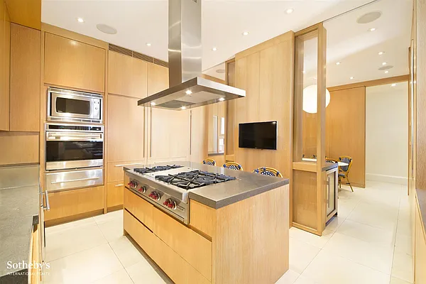 Sold by Sotheby's International Realty | media 7