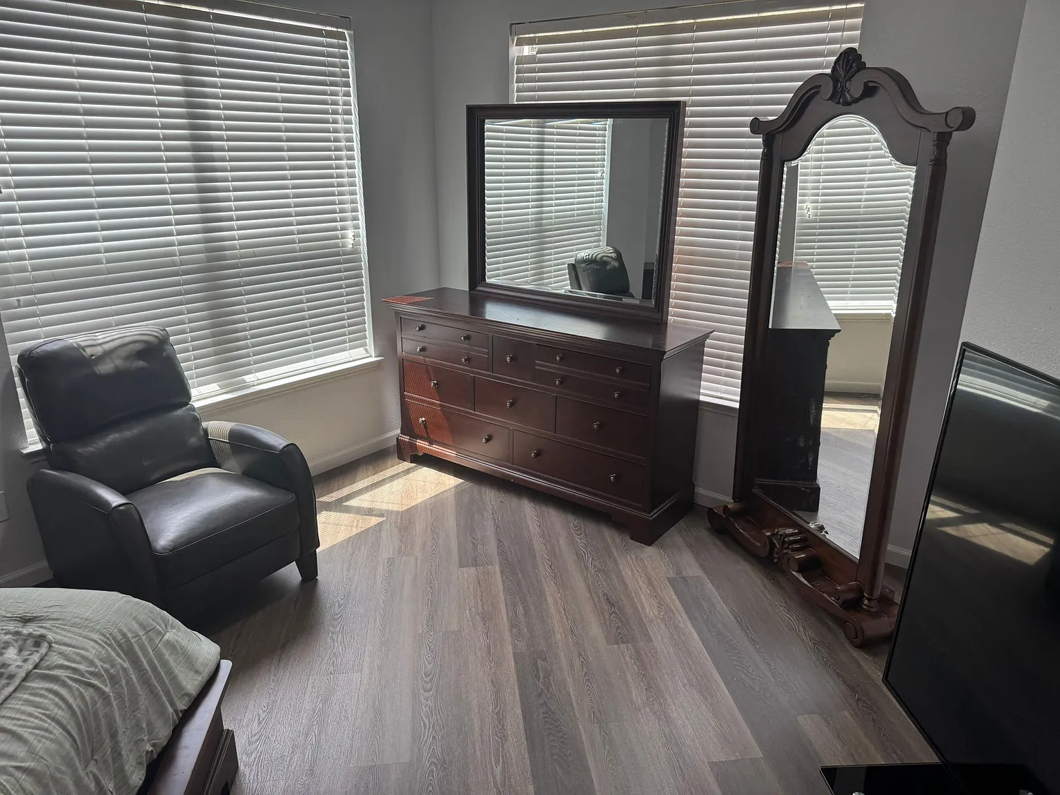 1 bed, 400 sqft, $1,100 — Photo 3