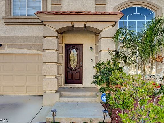 4th image of 8701 Raindrop Canyon Ave