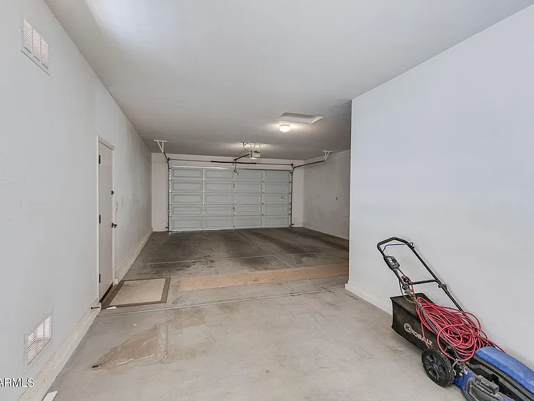 613 W Stanley Ave — Photo 35
