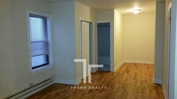 2nd image of 1347 N Dearborn St APT 408