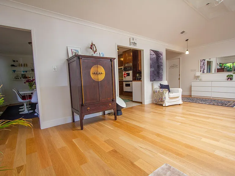 1167 Stanley Way — Photo 3