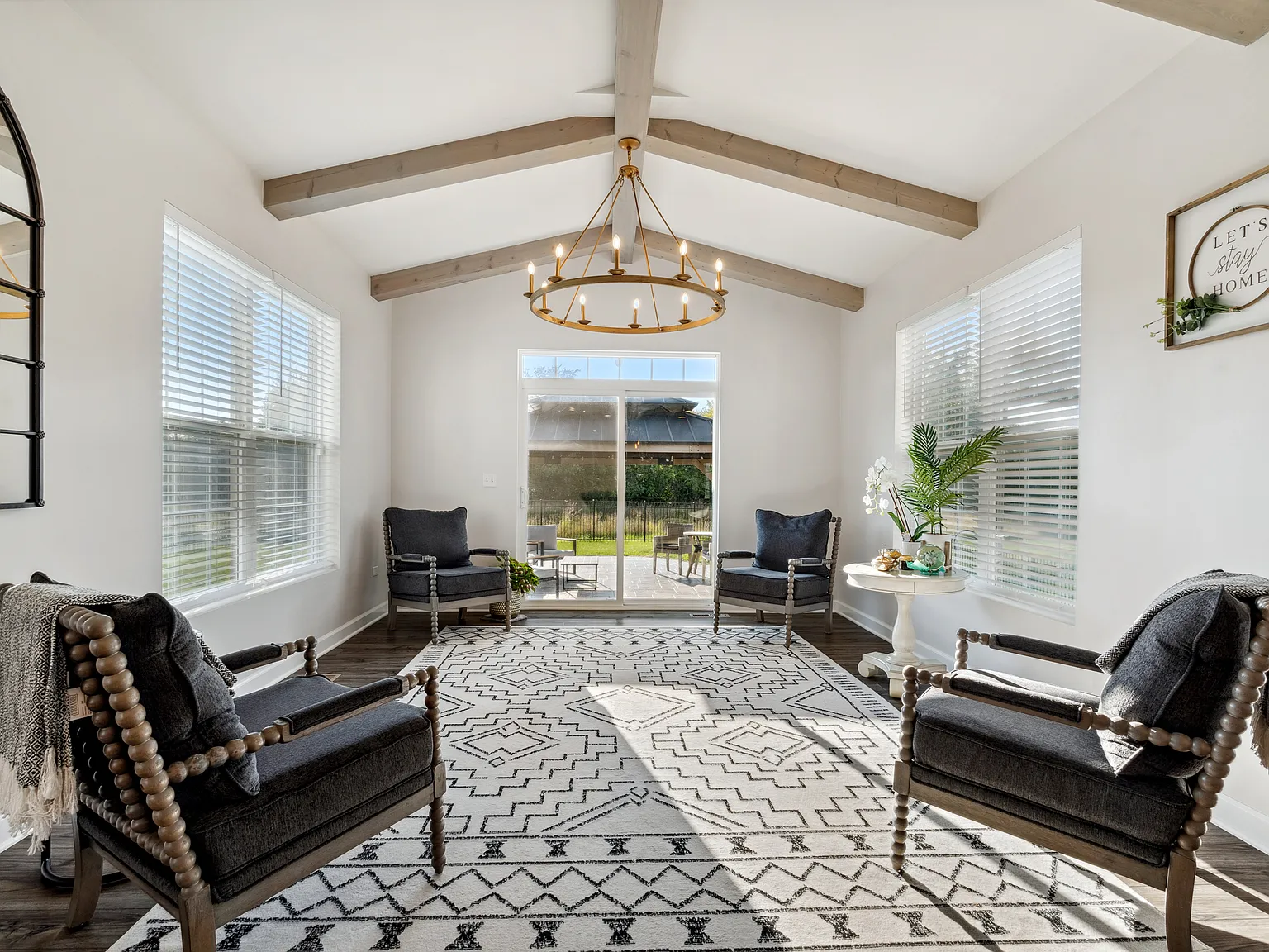 4 bed, 2.5 bath, 3434 sqft, $5,000 — Photo 3