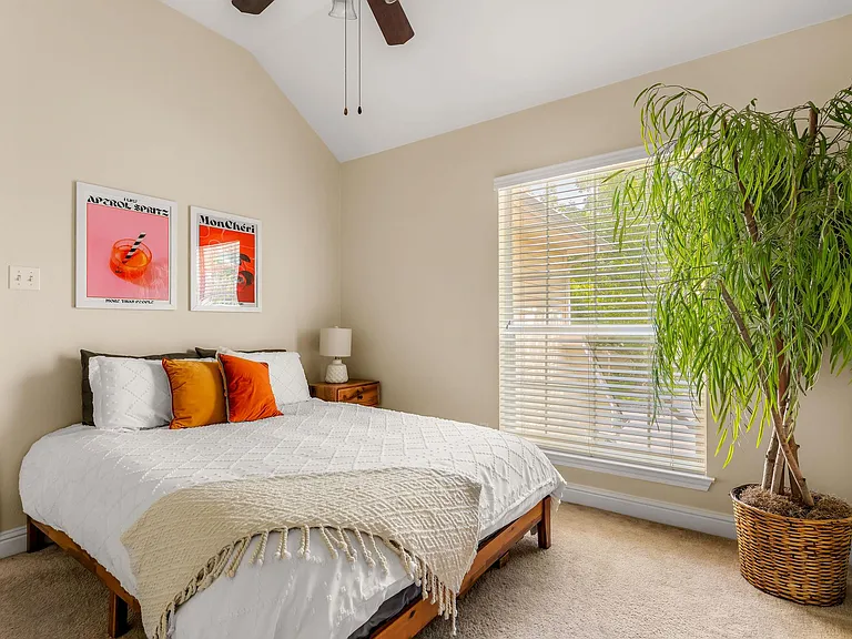 1821 Village Oak Ct — Photo 28