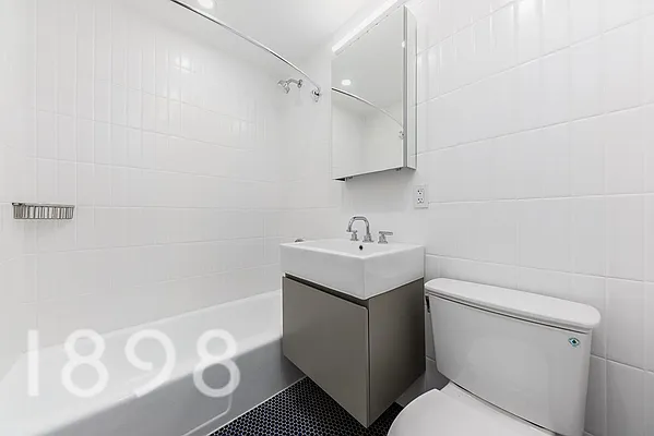 Rented by A&E Real Estate Management | media 27