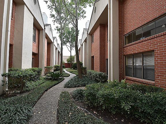 2nd image of 2634 Bering Dr