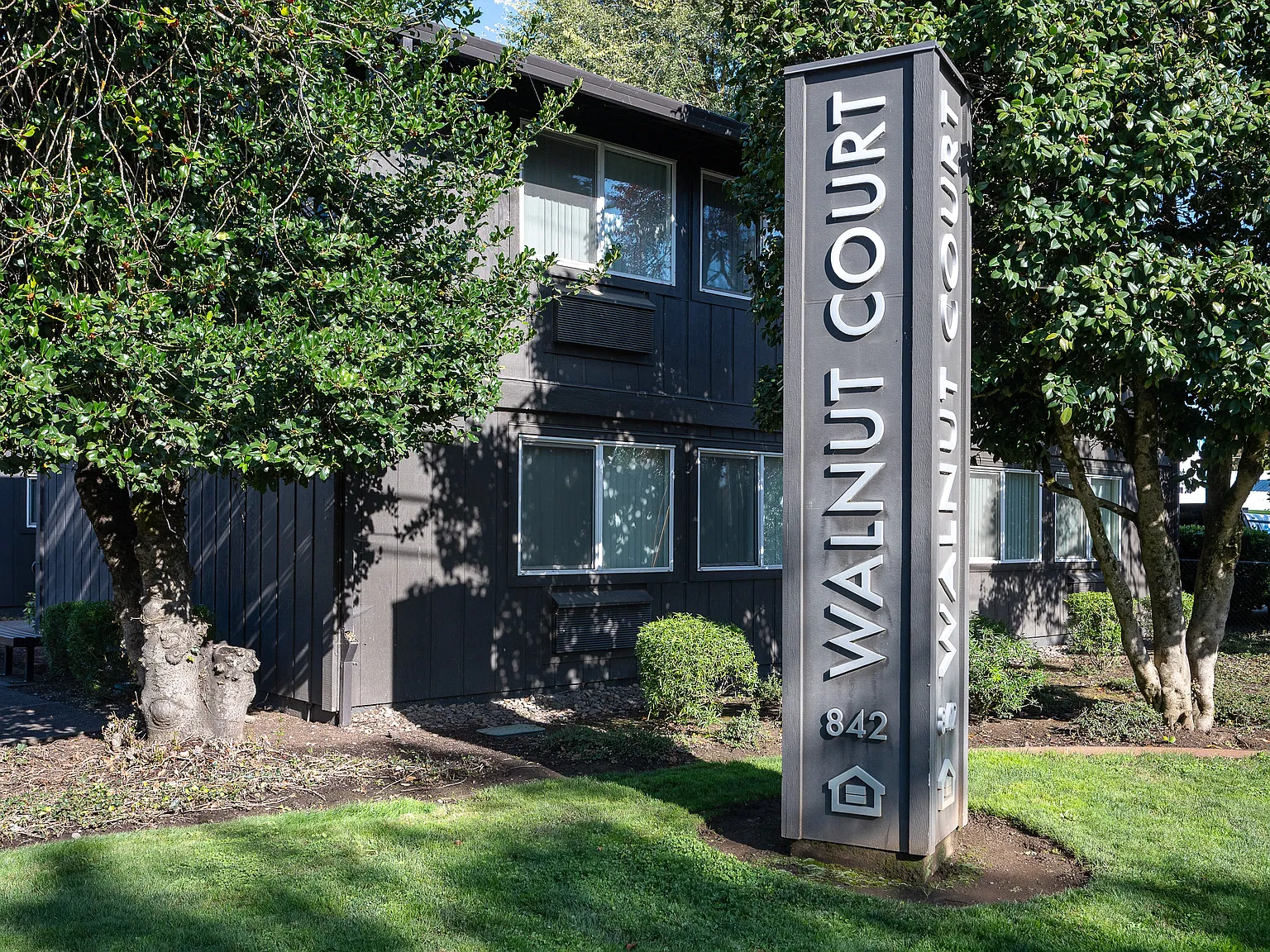 Walnut Court — Photo 1