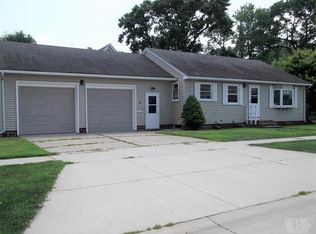 301 8th Ave N, Clear Lake, IA 50428