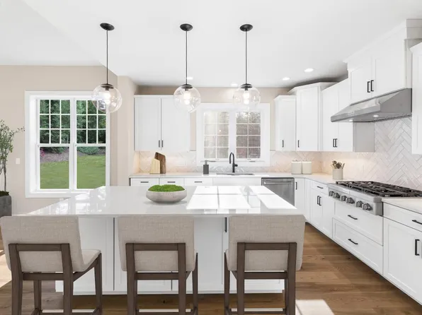 24 Plimpton Farm Rd, Millis, MA 02054