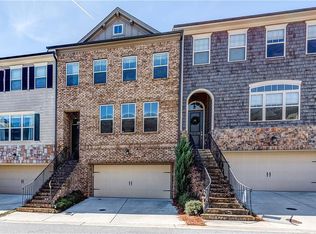 2124 W Village Ln, Smyrna, GA