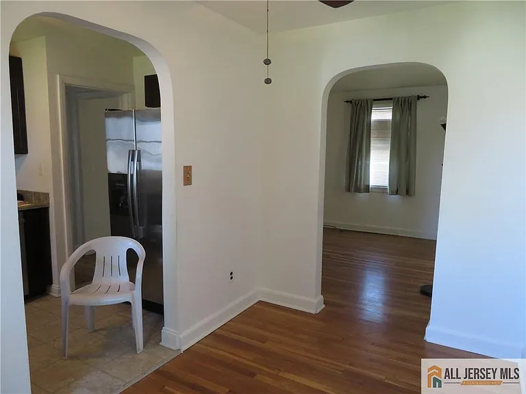 52 Avenel St — Photo 5