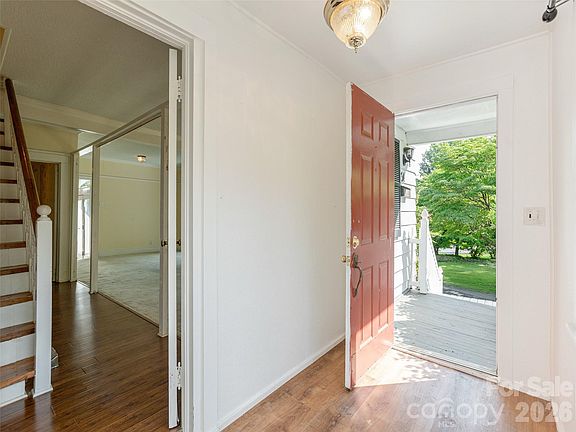 4th image of 34 Lockhart Rd