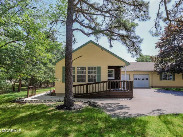 9 Deerfield Drive #D, Whiting, NJ 08759