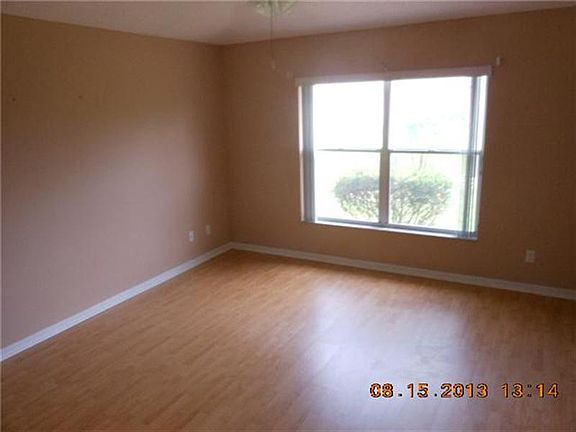 4th image of 1315 Caloosa Lake Ct
