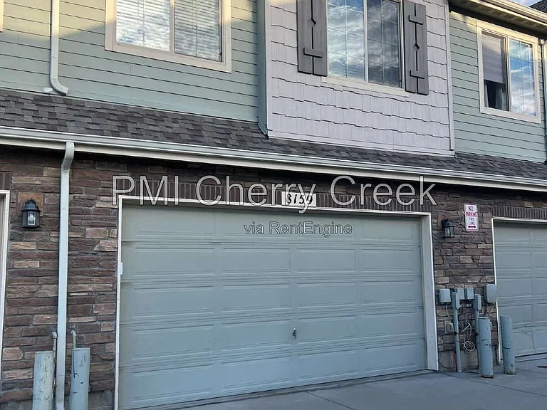 8159 S Akron Ct — Photo 31