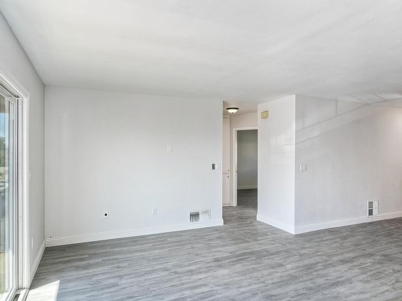 5th image of 4851 Cole St Unit 9