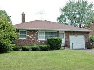 649 Chardonnay Ln, Crystal Lake, IL 60014