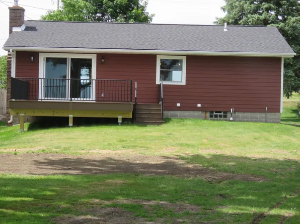 N10380 Howard Dr, Fox Lake, WI 53933