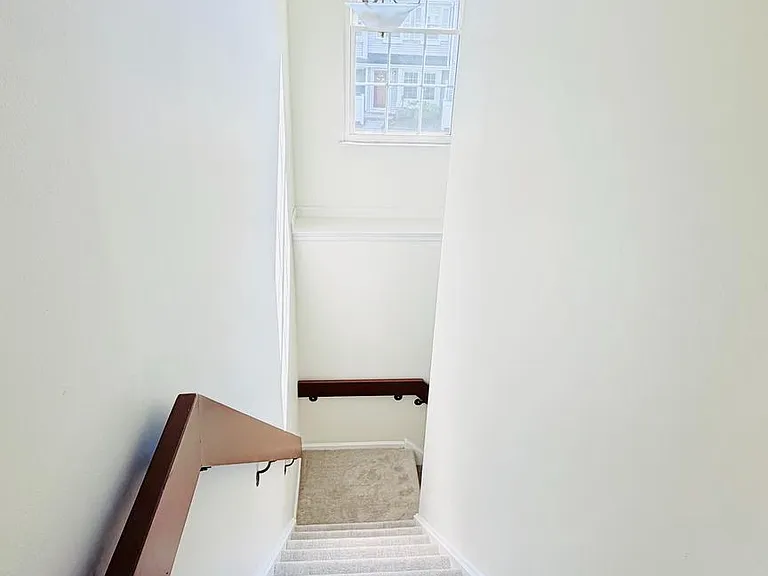 3704 Fenwick Ln — Photo 19