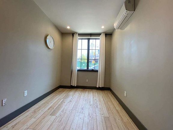 5th image of 417 Manhattan Ave #1A