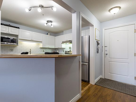 3rd image of 5765 Glover Rd #201