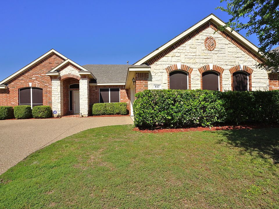 1st image of 817 Camellia Ct