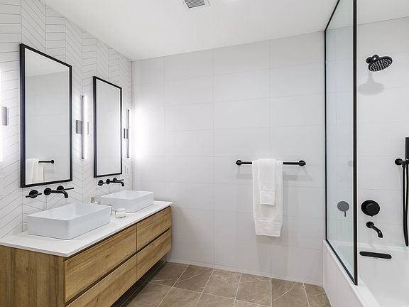 5th image of 1080 Lorimer St #2G
