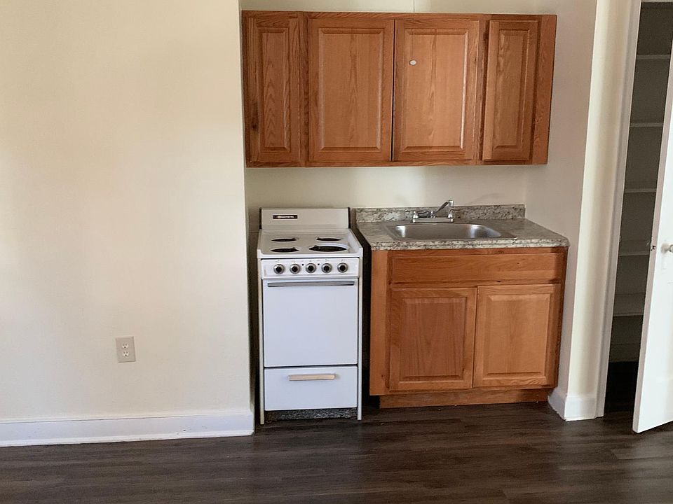 2nd image of 15 Chapman St #31
