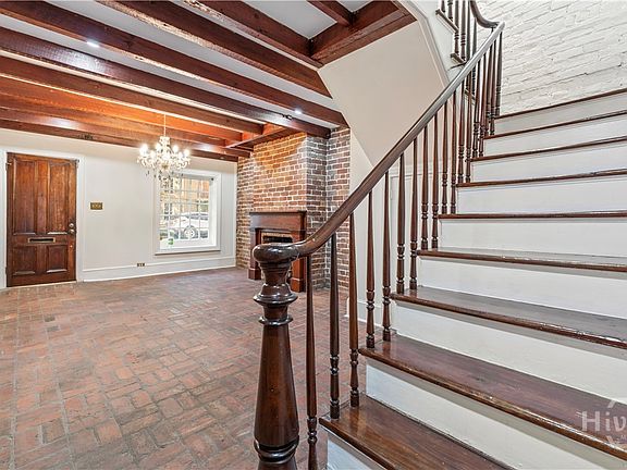 5th image of 419 E Charlton Street