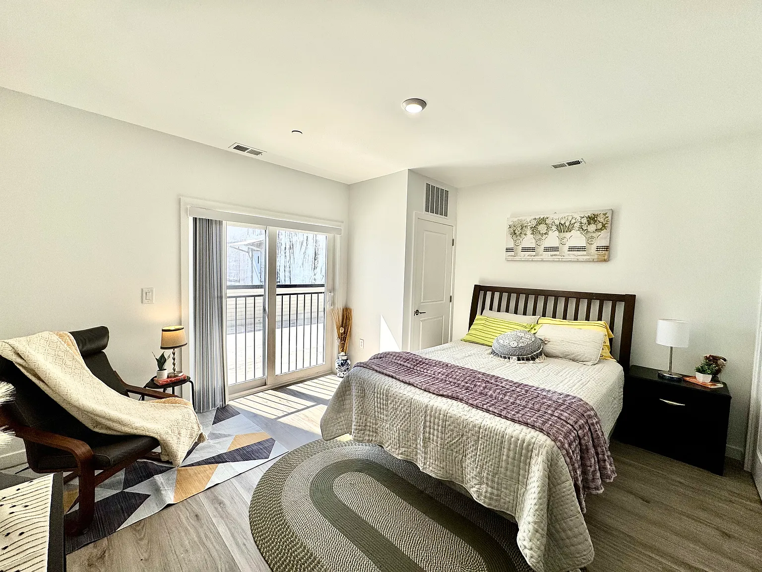Studio, 450 sqft, $1,350 — Photo 4