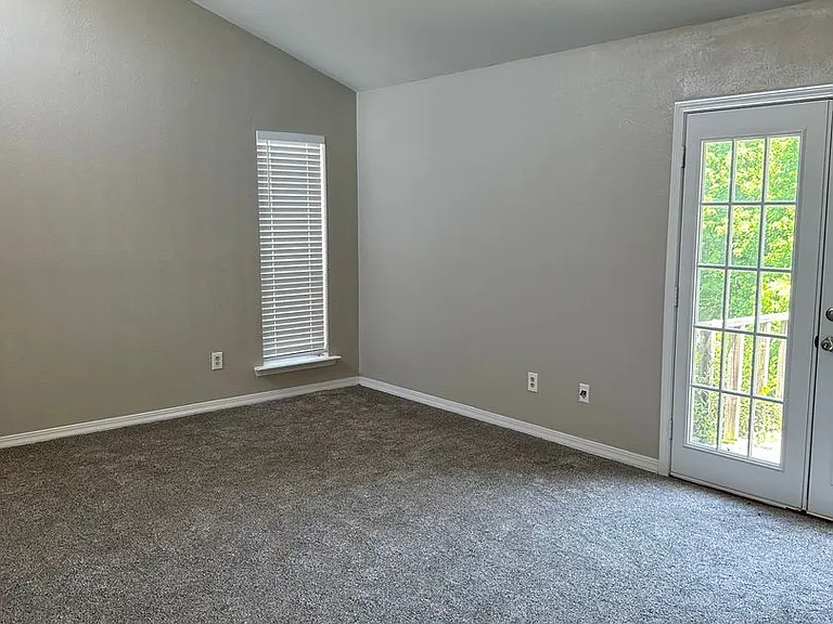 619-621 Kings Mountain Dr — Photo 8
