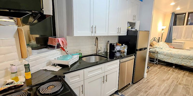 2nd image of 403 E 73rd St #F