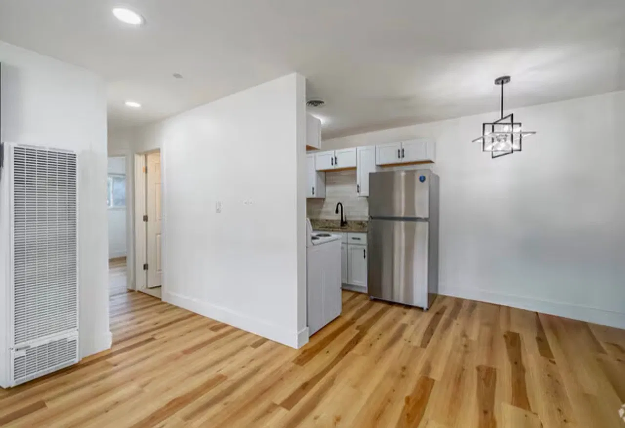 2 bed, $1,600 — Photo 3