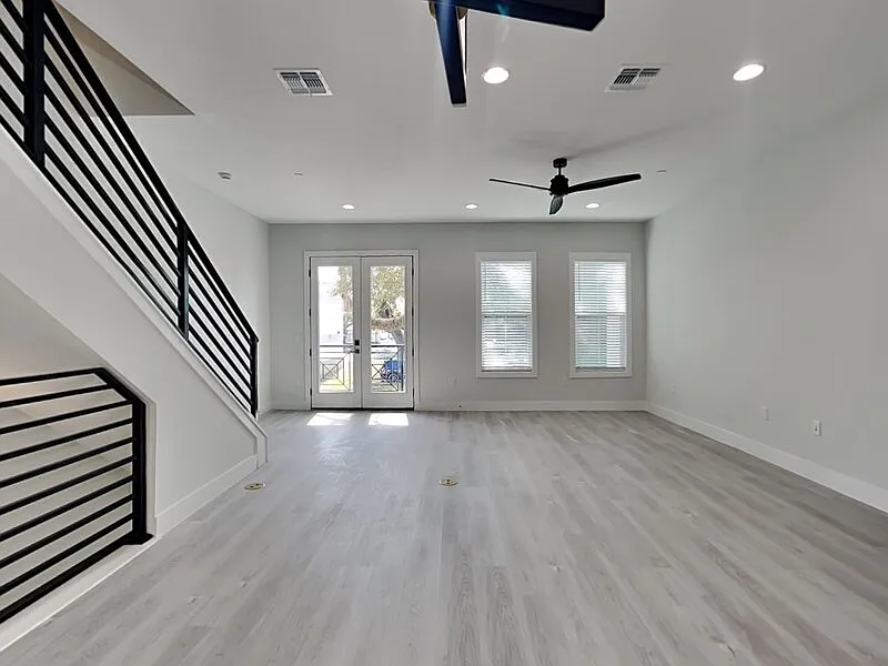 Building Photo - 54 W Jersey St #9