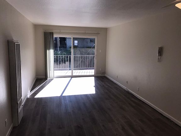 3rd image of 456 Wayne Ave #203