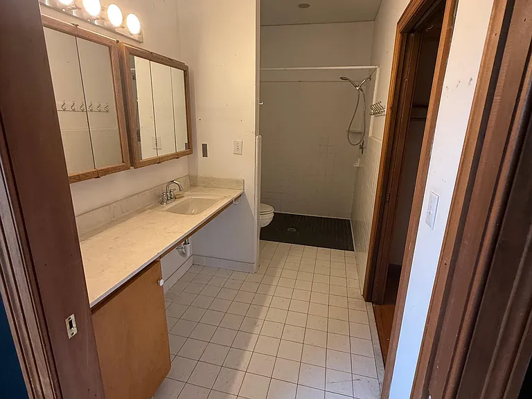 1856 Ion Ave #C — Photo 7