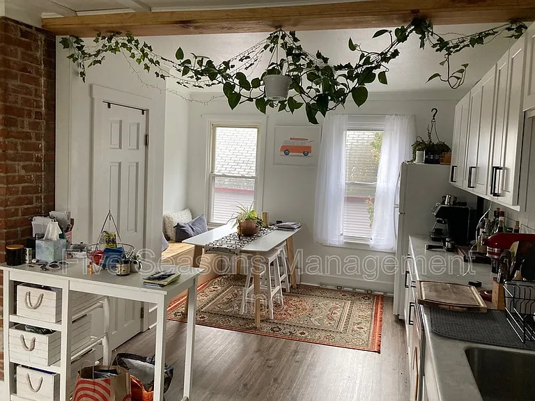 15 Allen St #2 — Photo 3