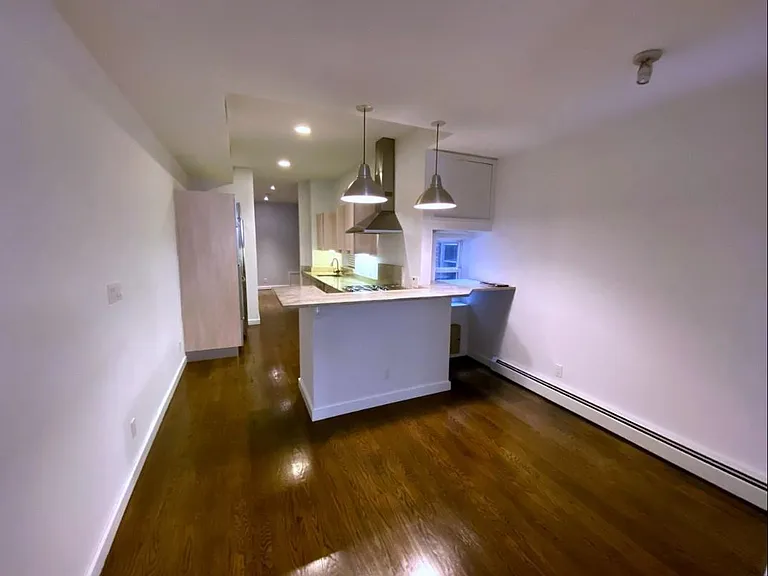 723 Willow Ave #1R — Photo 1