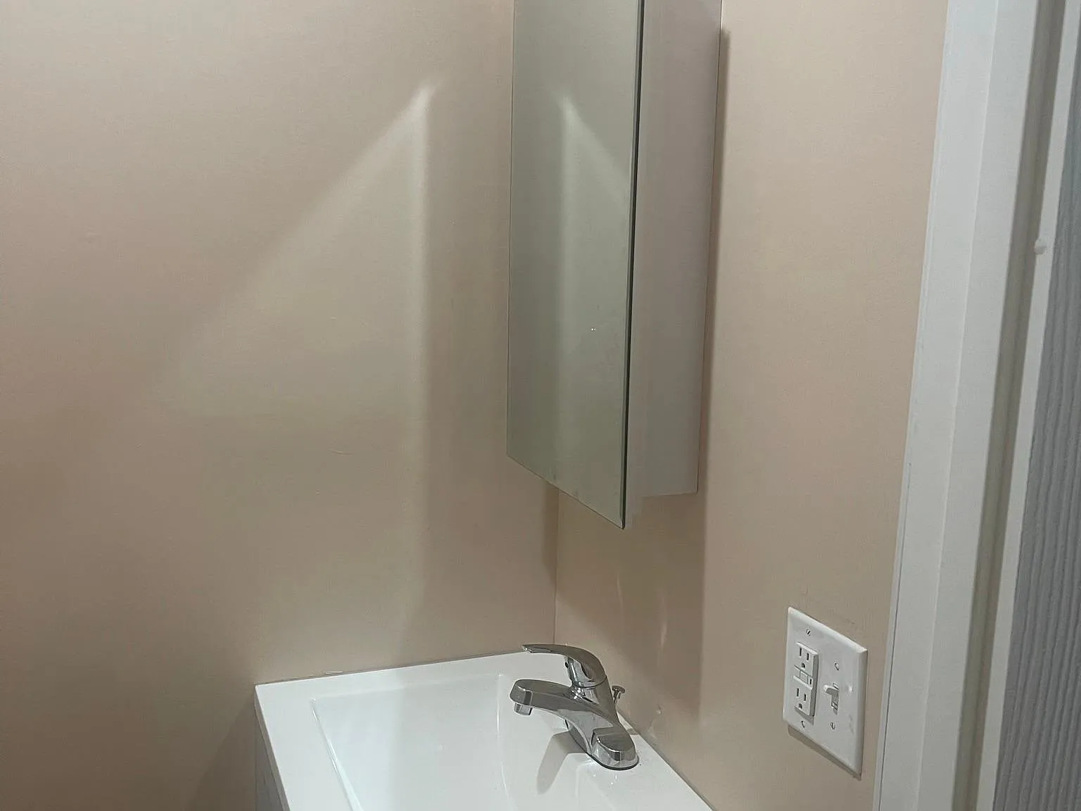 5 bed, 1.5 bath, 1950 sqft, $2,200 — Photo 4